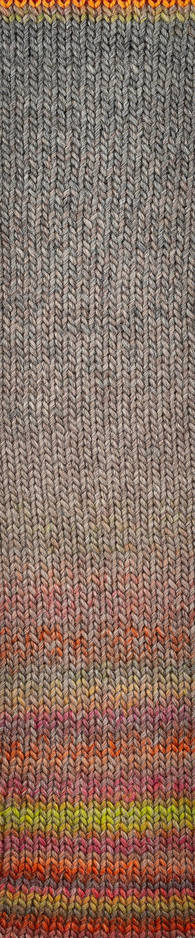 Poema Color Strickgarn – Verlauf von kräftigem Grau über Orange bis zu grünen und pinken Akzenten.