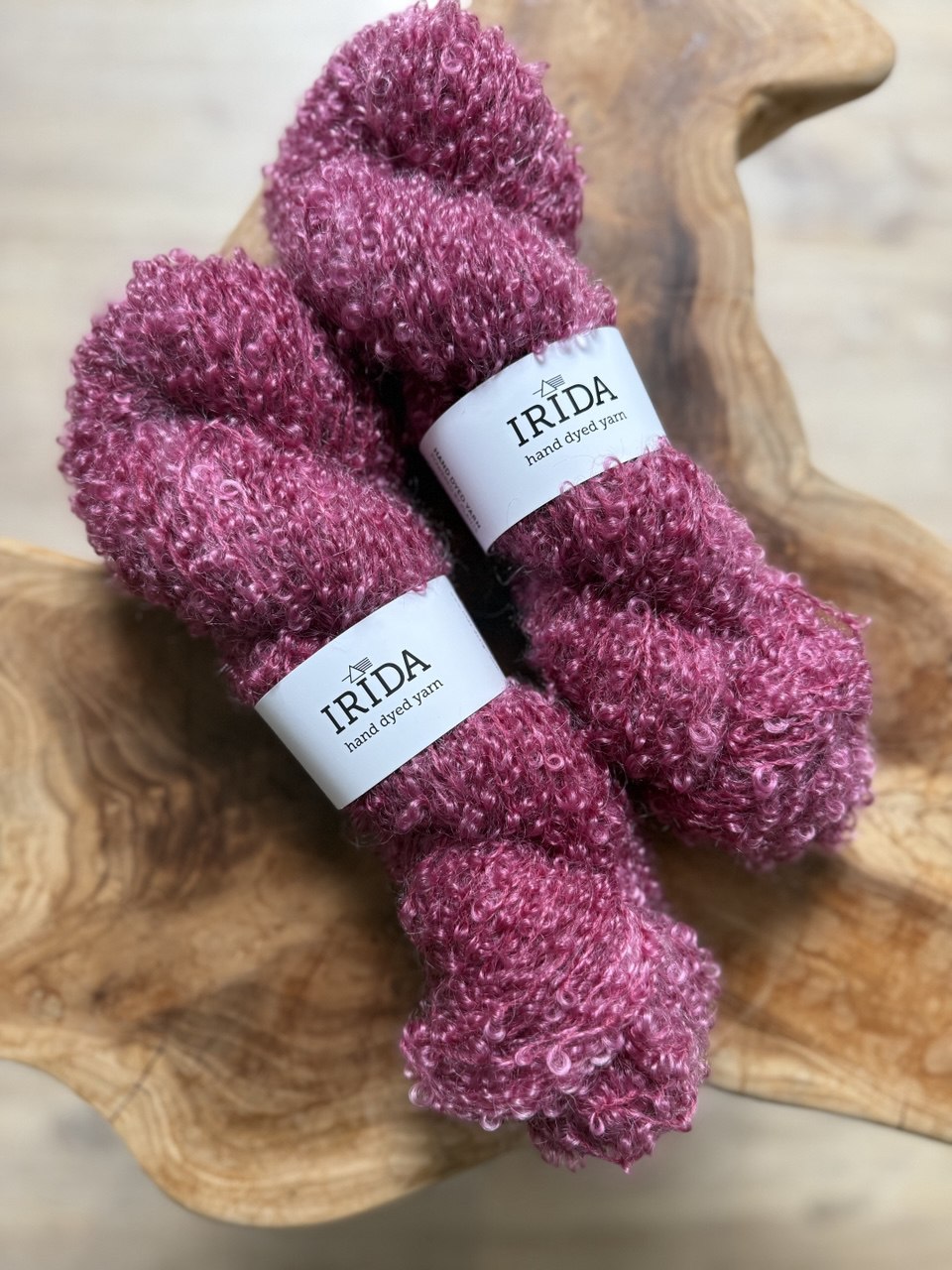 Bouclé-Mohair Strickgarn, edle Garnstruktur, umweltfreundlich gefärbt, perfektes Garn für Baskenmützen und Schals