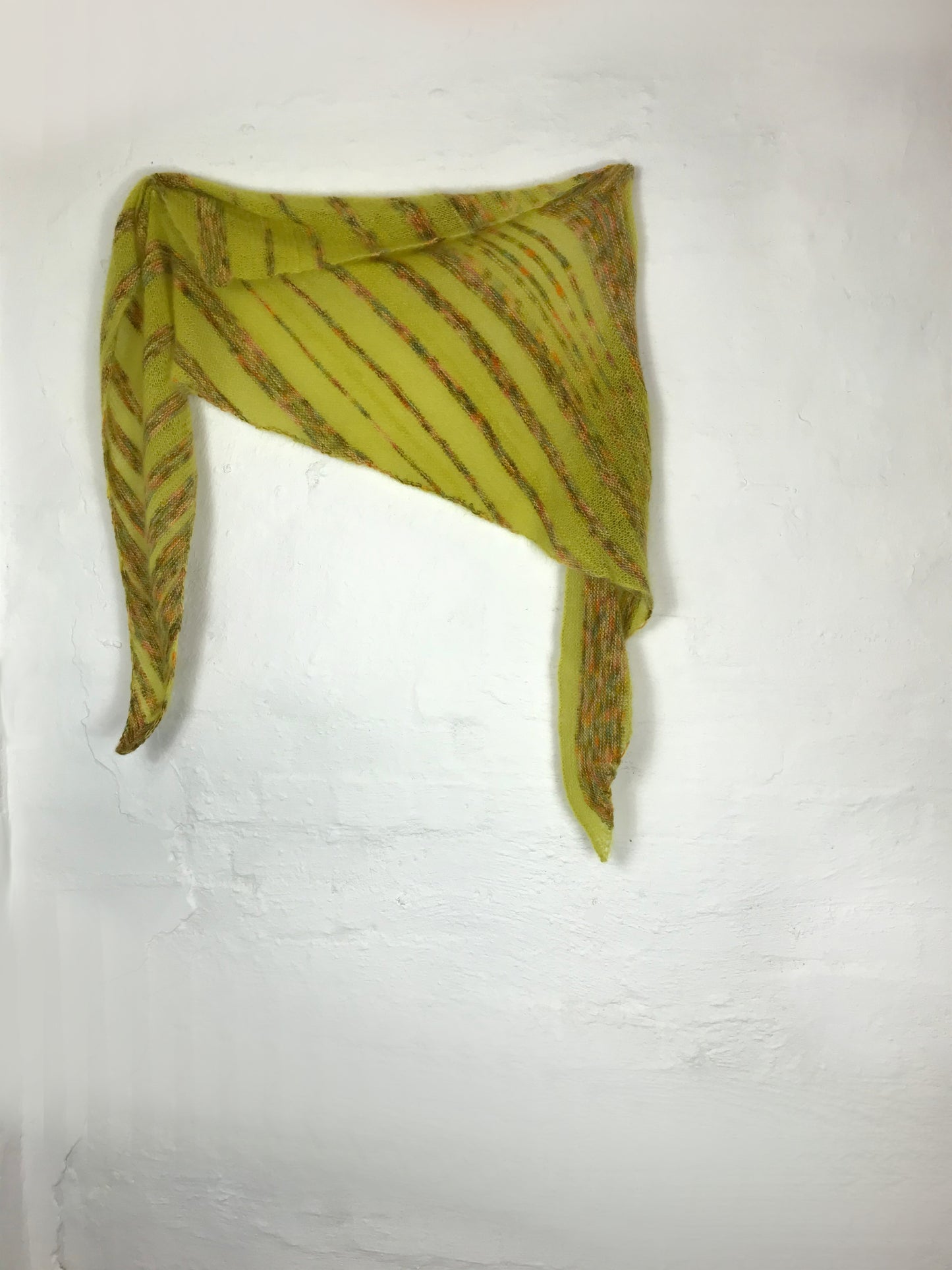 Gelbes Dreieckstuch aus Mohair und Seide