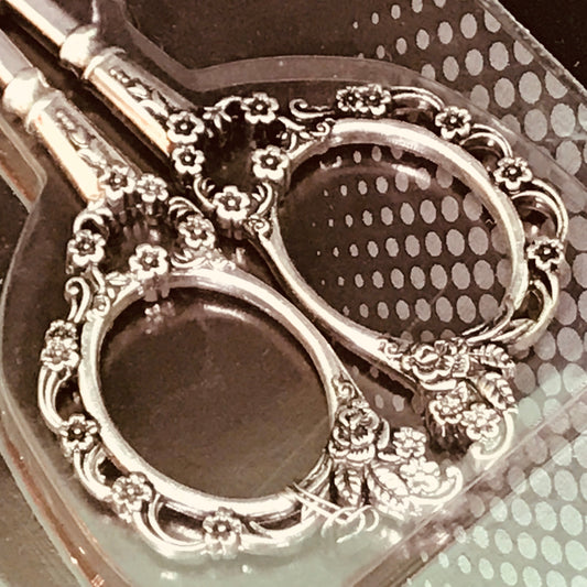 Embroidery scissors in antique look from KLEIBER