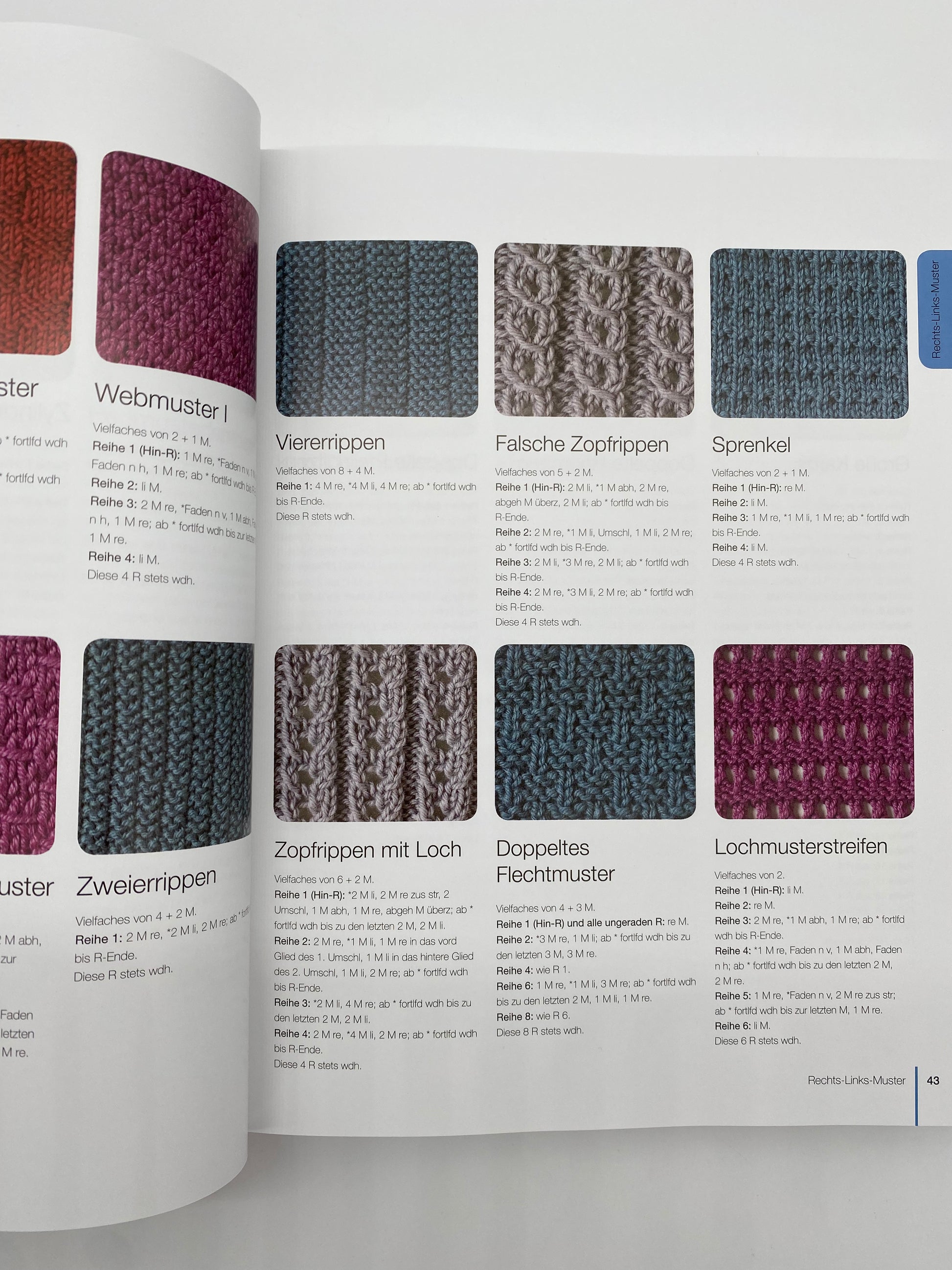 Alle Maschen auf einen Blick bietet dieses unverzichtbare Grundlagenbuch für Strickanfänger(innen) und Fortgeschrittene. Vorangestellt werden hierbei grund-sätzliche Informationen wie die Wahl des richtigen Garns oder aber das Lesen von Strickanleitungen, bevor es tatkräftig ans Werk geht: Unter den vorgestellten 750 Mustern sind sowohl ganz einfache Str