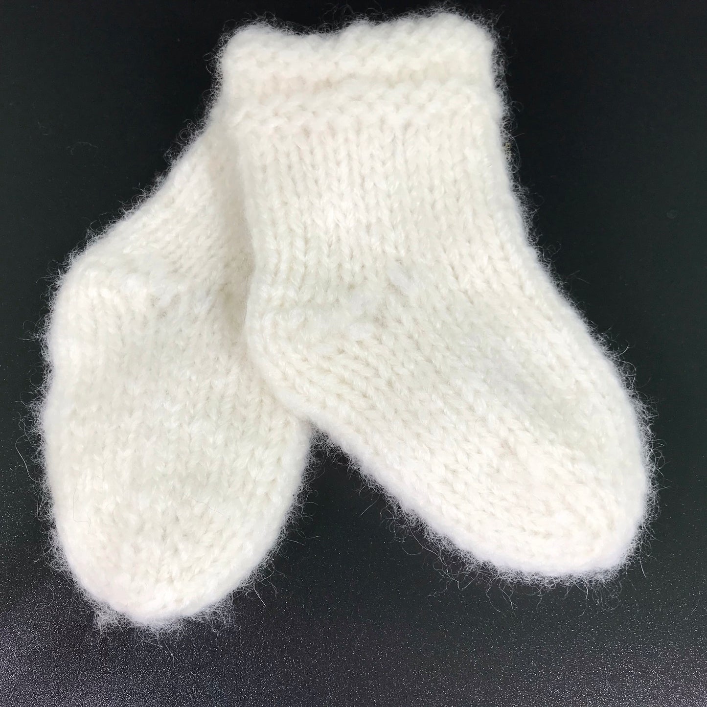 Geschenk zur Geburt - Babysocken und Babymütze aus Kaschmir