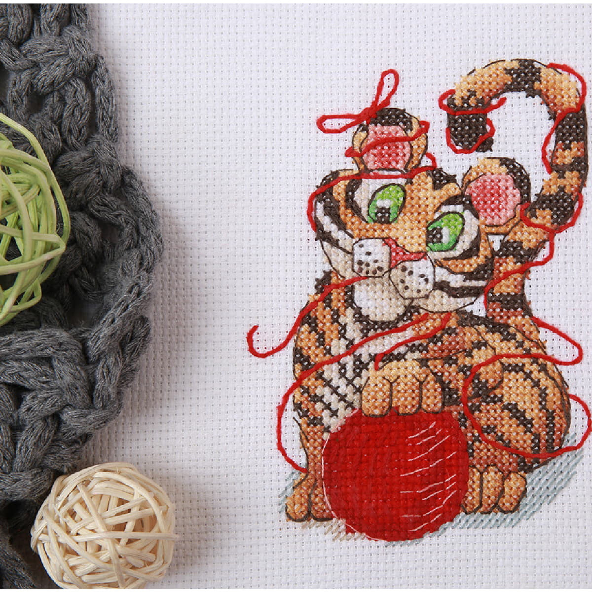Klart Kreuzstich Set "Kleiner Tiger und Wollknäuel", Zählmuster, 11,5x14,5cm