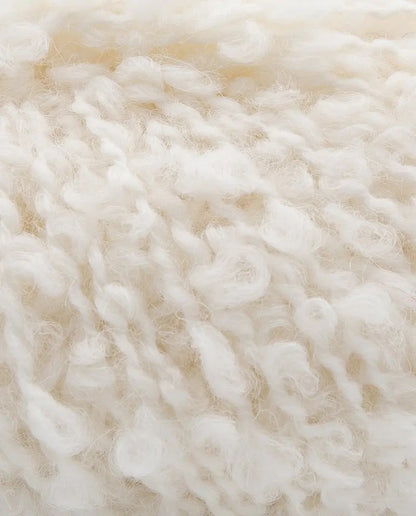 Phil Alpaga Bouclé in hellem Grau – flauschige Textur im Fokus