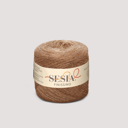 Sesia Finissimo in warmem Karamell — 100% Merino Extrafine, nicht einlaufend, Made in Italy.
