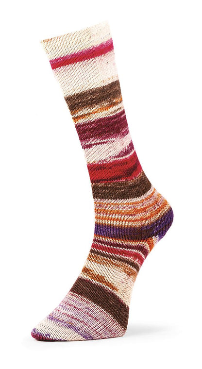 Handgestrickte Socke aus 6 Ply Optical Socks in Creme, Braun und Rot, Farbe 005