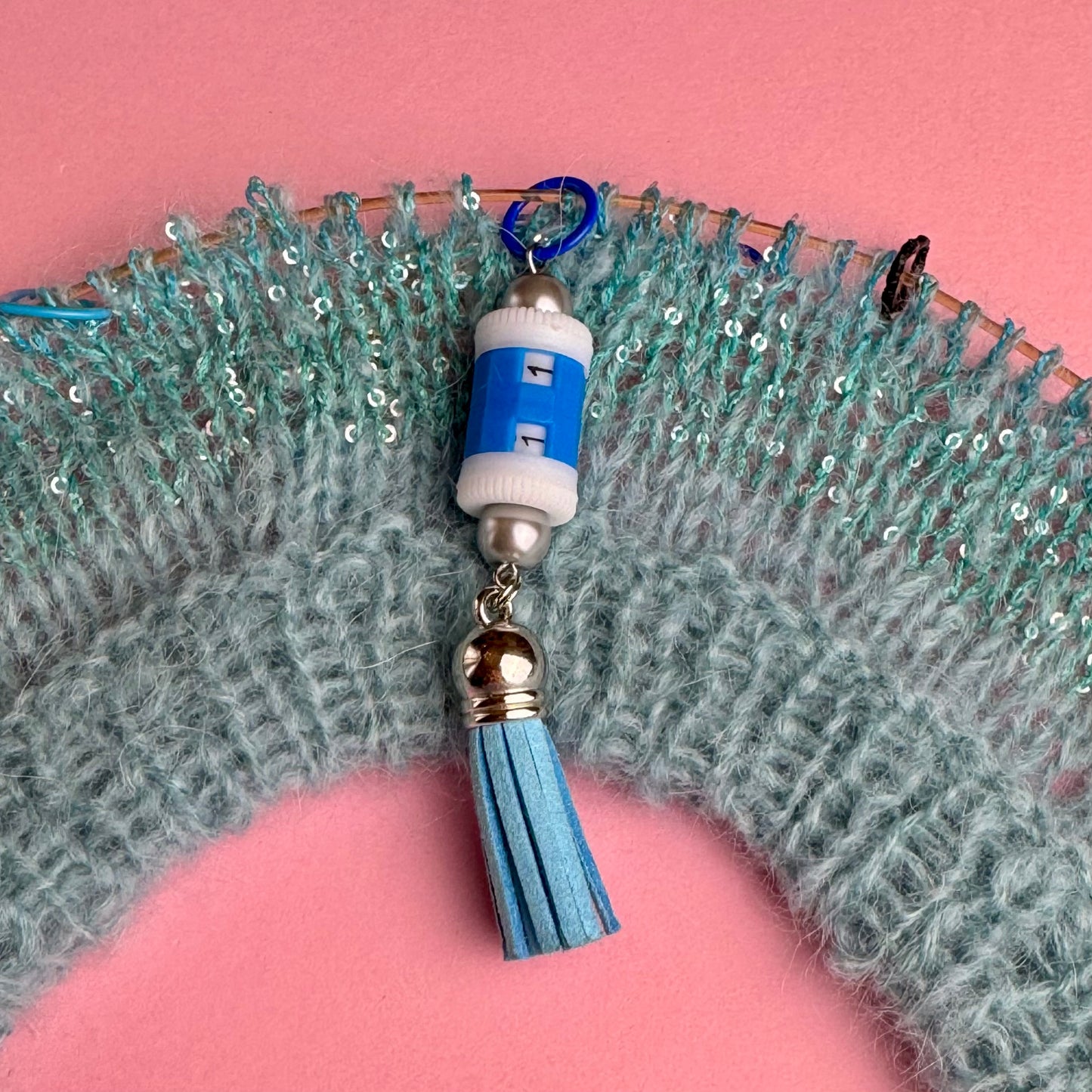 RowMagic – Handmade row counter with stitch marker