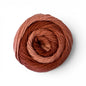 Ferner Sockenwolle mit Seide — Materialzusammensetzung 60% Merino Superwash, 20% Seide, 20% Polyamid, Nadelstärke 2,5–3 mm.