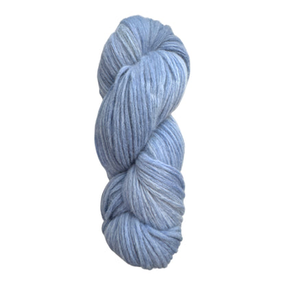 Die Basis dieser Kollektion ist eine Konstruktion, die es so nicht mehr gibt: ein Nylonschlauch, gefüllt mit hochwertigem Merino.