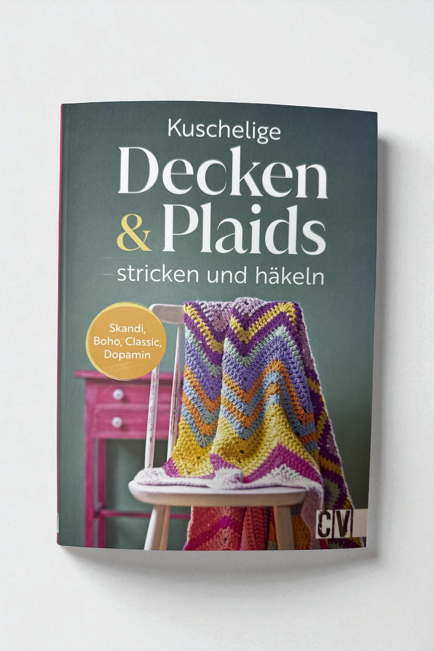 Knitting and crocheting cozy blankets and plaids