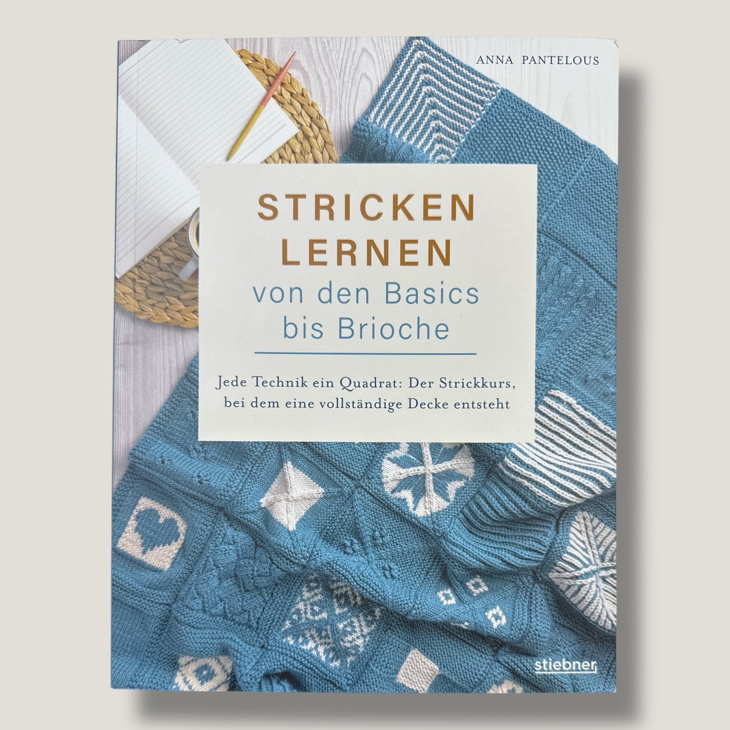 Strickbuch für Anfänger – Patchworkdecke aus 50 gestrickten Quadraten