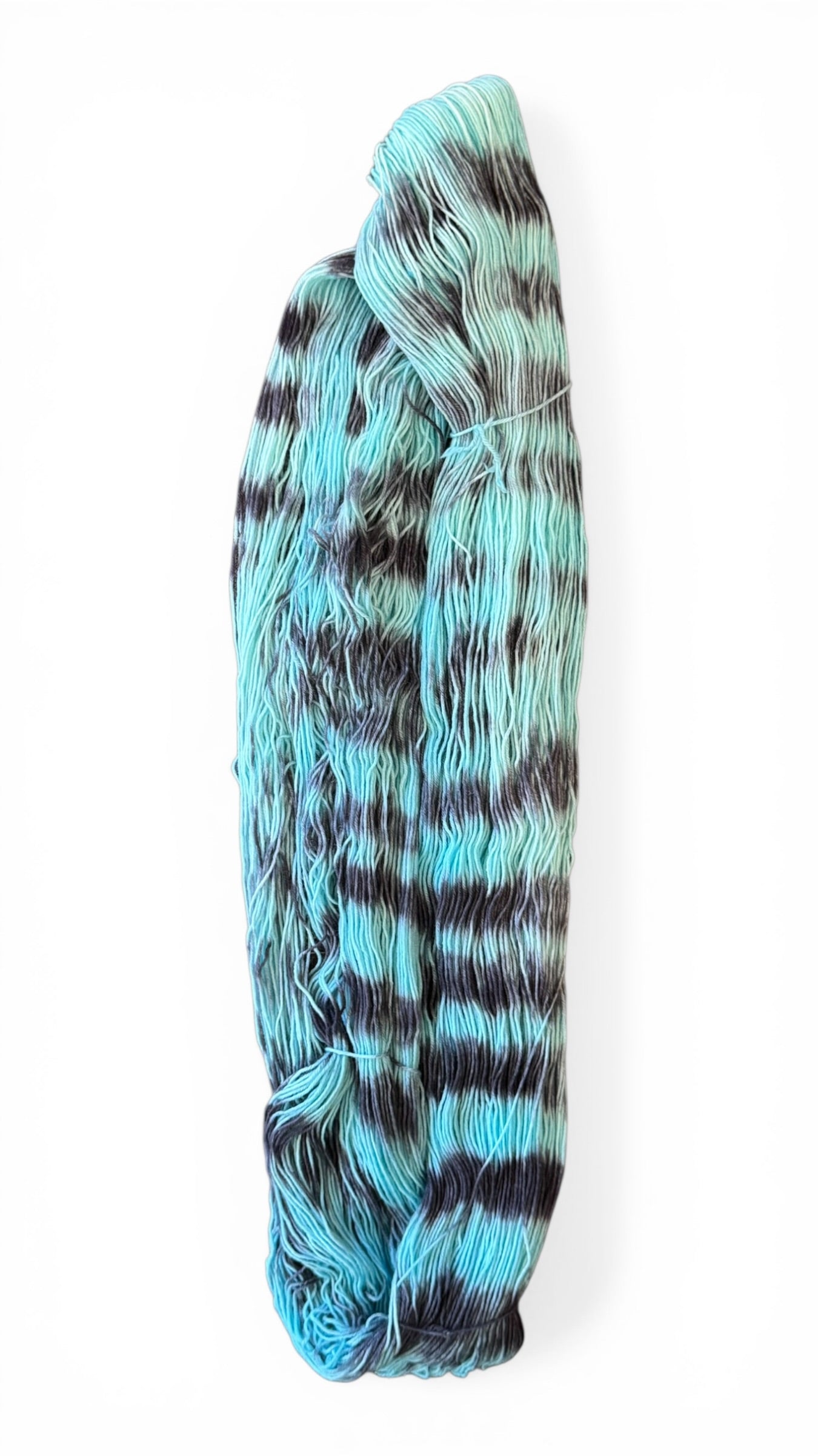 handgefärbte Sockenwolle türkis schwarz Farbverlauf Hamburg kaufen Strickprojekt