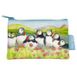 Zubehör-Täschchen „Seathrift Puffins" von Emma Ball auf weißem Hintergrund — bedruckte Baumwolle mit sieben Papageientauchern zwischen rosa Strandnelken vor grüner Küstenlandschaft, hellblauer Reißverschluss und Emma Ball Label seitlich.