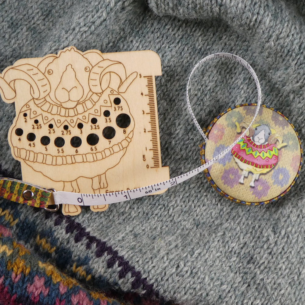 Emma Ball Nadelmaß Crafting Gnomes – originelles Holz-Strickzubehör kaufen Hamburg