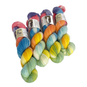 "Arwetta" Art "Regenbogen Kollektion" - handgefärbte Sockenwolle 4-fach