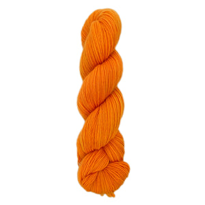 Sockenwolle kaufen	Safety Orange	Uni handgefärbte Sockenwolle 4-fach «#Nadschiba»
