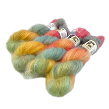 Laden Sie das Bild in den Galerie-Viewer, Impero Mohair &quot;Regenbogen Kollektion 2023&quot; - handgefärbte Wolle