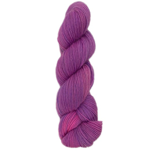 sockenwolle kaufen	Purple Pop	Uni handgefärbte Sockenwolle 4-fach «#Nadschiba»