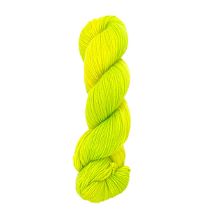 garn kaufen	Lime Pop  Uni handgefärbte Sockenwolle 4-fach «#Nadschiba»