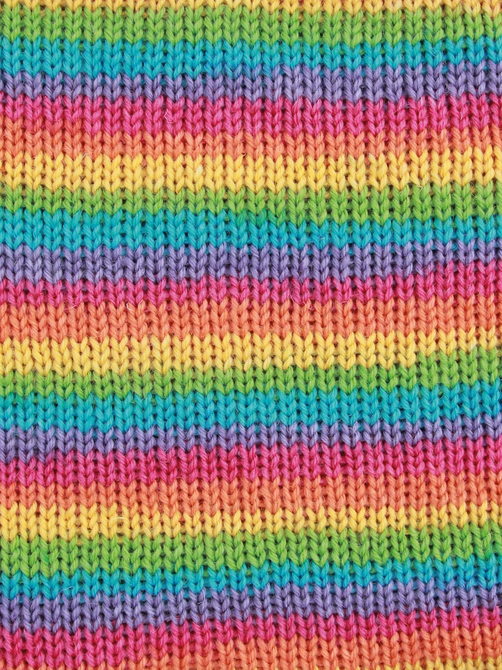 Strickprobe aus Signature 4ply Cocktails Rum Paradise – selbststreifende Sockenwolle mit gleichmäßigen bunten Streifen in kräftigen Regenbogenfarben