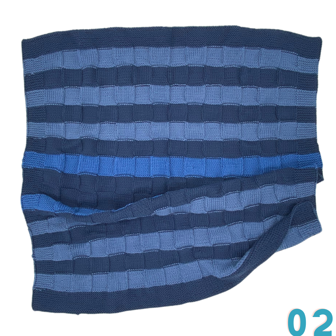 Handgestrickte Babydecke aus Merino-Schurwolle