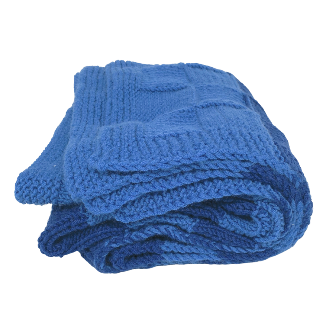 Handgestrickte Babydecke aus Merino-Schurwolle