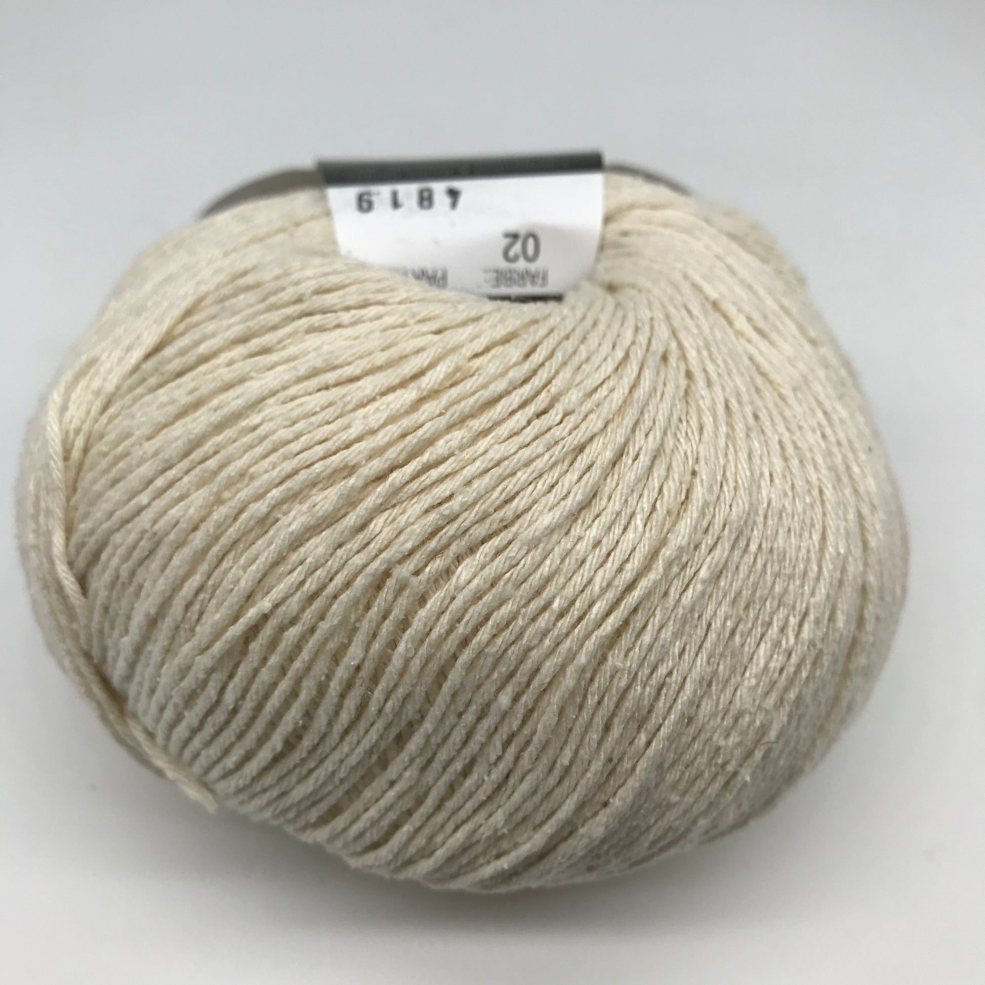 Silky - Pro Lana | 200 m -50 gr | 100% Seide. Garn besteht aus reiner Seide weiß