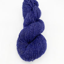 Laden Sie das Bild in den Galerie-Viewer, Dundaga 6/1,  Farbe 3/09.21- 100% Schafwolle, “Eco - friendly” Wolle