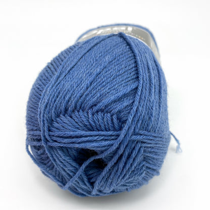 Farbe Jeans Sockenwolle Opal Uni 6-fach - Opal l 150 gr / 420 m l 75% Schurwolle (superwash) / 25% Polyamid