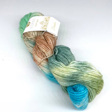 Laden Sie das Bild in den Galerie-Viewer, Ecopuno hand-dyed - Lana Grossa | 215/50 | 72 % Baumwolle 17 % Schurwolle (Merino) 11 % Alpaka (Baby)