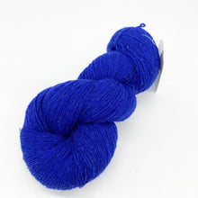 Laden Sie das Bild in den Galerie-Viewer, Dundaga 6/1,  Farbe 2/09.21- 100% Schafwolle, “Eco - friendly” Wolle