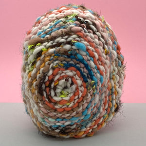 dickes garn kaufen	"Swirl" handgesponnenes ArtYarn  Weiß- Knit Collage l 32 m / 125 gr l 92% Wolle, 7% Seide, 1% Polyester