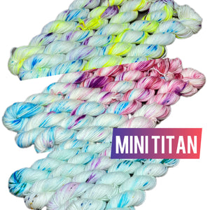 Mini Titan - handgefärbte Sockenwolle 4-fach  20 gr