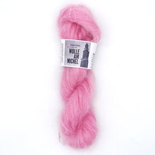 Laden Sie das Bild in den Galerie-Viewer, güstig kaufen	Impero Mohair Farbe 3/04 - handgefärbte Wolle l 420 m /50 gr l 75% Superkid Mohair, 25% Mulberry Seide