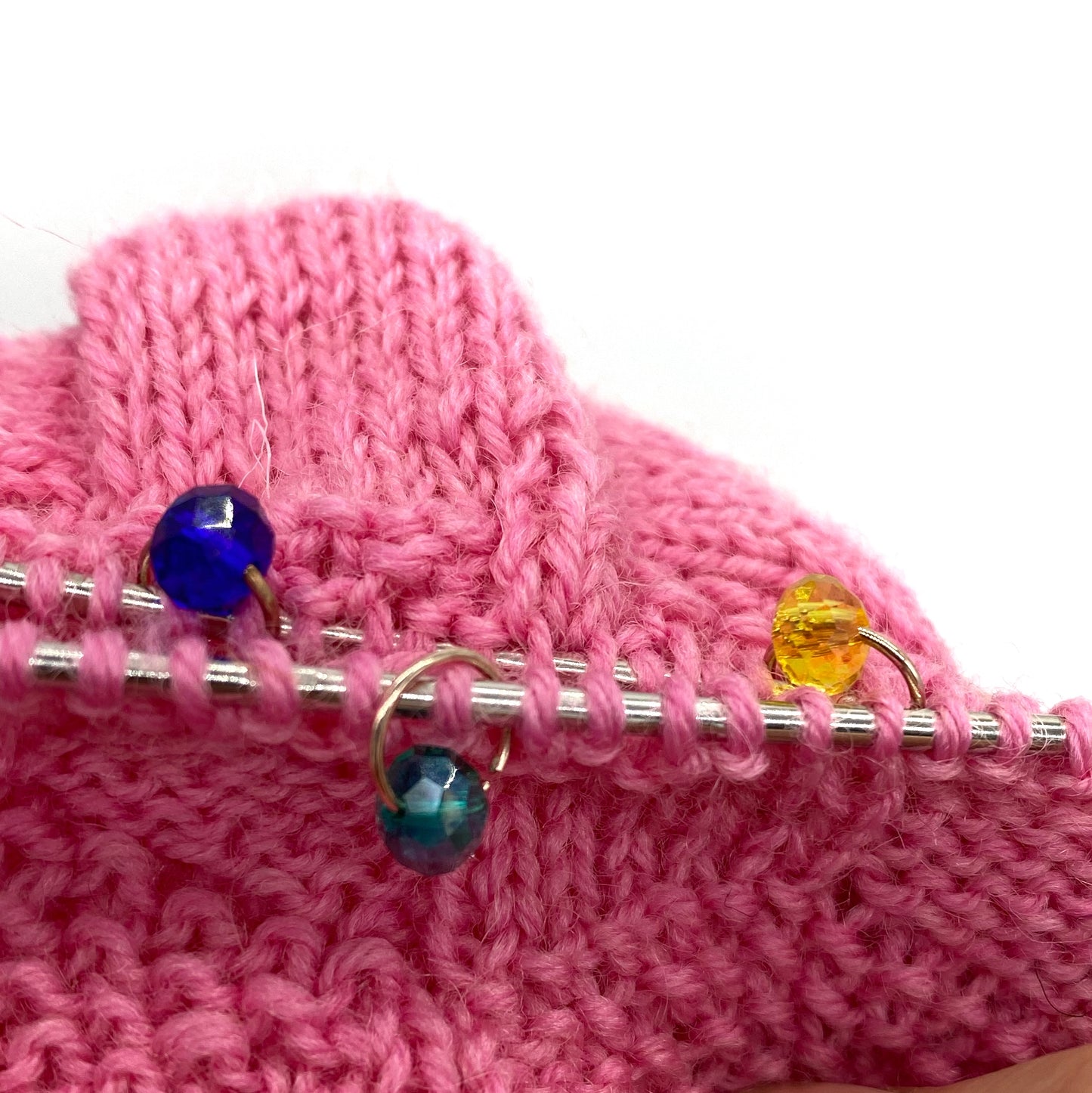 Extra Klein, sie stören nicht, wenn ein Strickprojekt auf dünnen Stricknadeln ist.Handgemachte Maschenmarkierer Set "Socken"