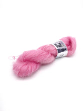 Laden Sie das Bild in den Galerie-Viewer, handgefärbte Wolle	Impero Mohair Farbe 3/04 - handgefärbte Wolle l 420 m /50 gr l 75% Superkid Mohair, 25% Mulberry Seide