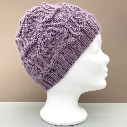 Handgestrickte Mütze mit japanischen Strickmuster - 40 % Mohair, 40 % Llama, 20 % Seide