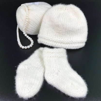 Gift for birth - baby socks and baby hat made of cashmere