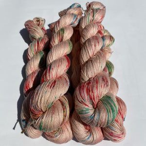 Neith Farbe 02 – handgefärbte Wolle am Michel l 100% Baumwolle l 50 gr = 125 m