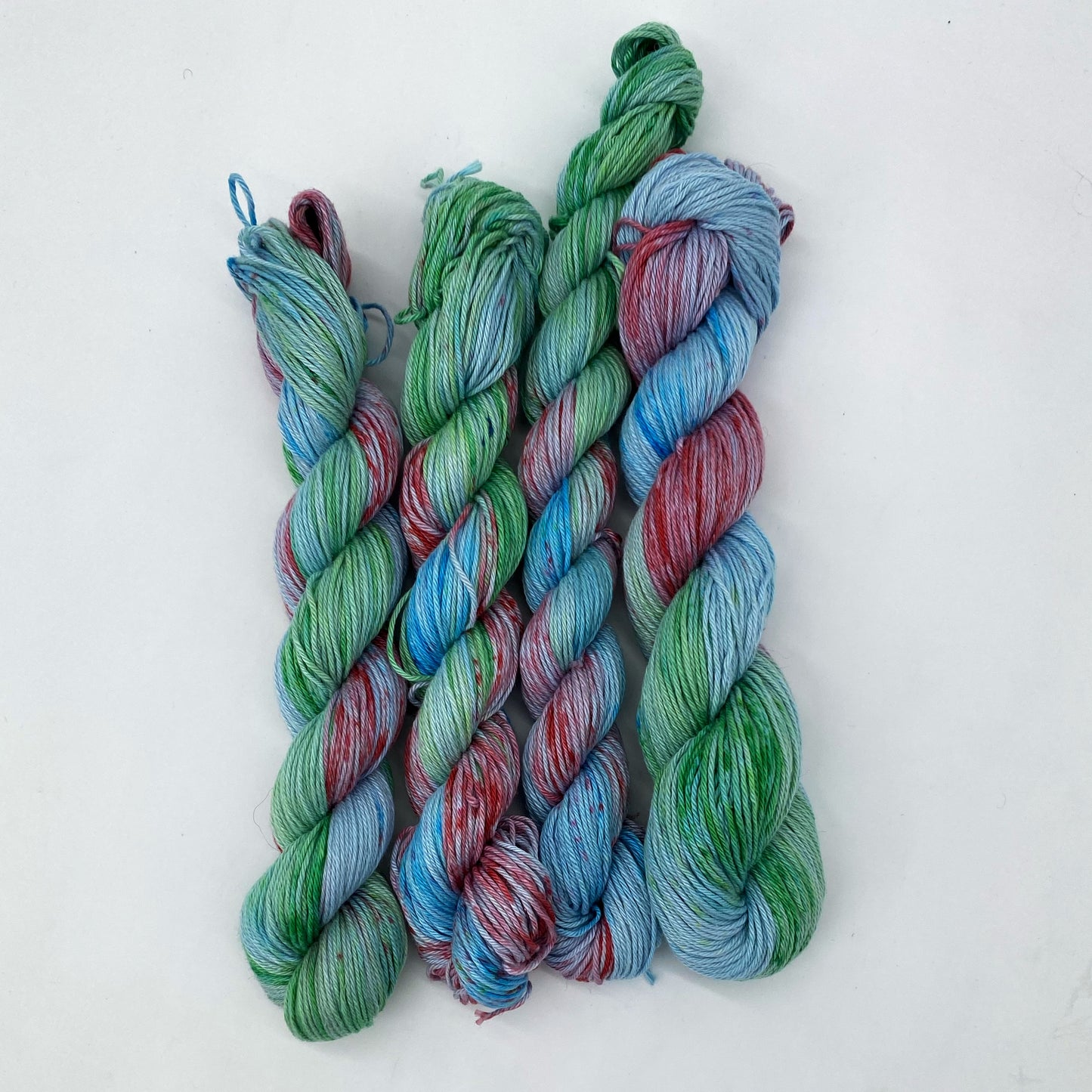 Neith Farbe 03 – handgefärbte Wolle am Michel l 100% Baumwolle l 50 gr = 125 m