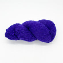 Laden Sie das Bild in den Galerie-Viewer, Dundaga 6/1,  Farbe 5/09.21- 100% Schafwolle, “Eco - friendly” Wolle